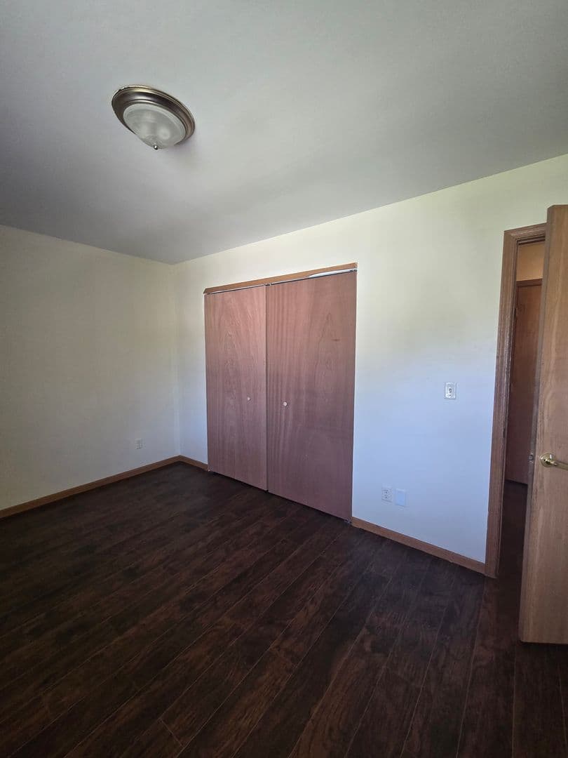 Rockford Apartment: 2723-2837 Silent Wood Trail