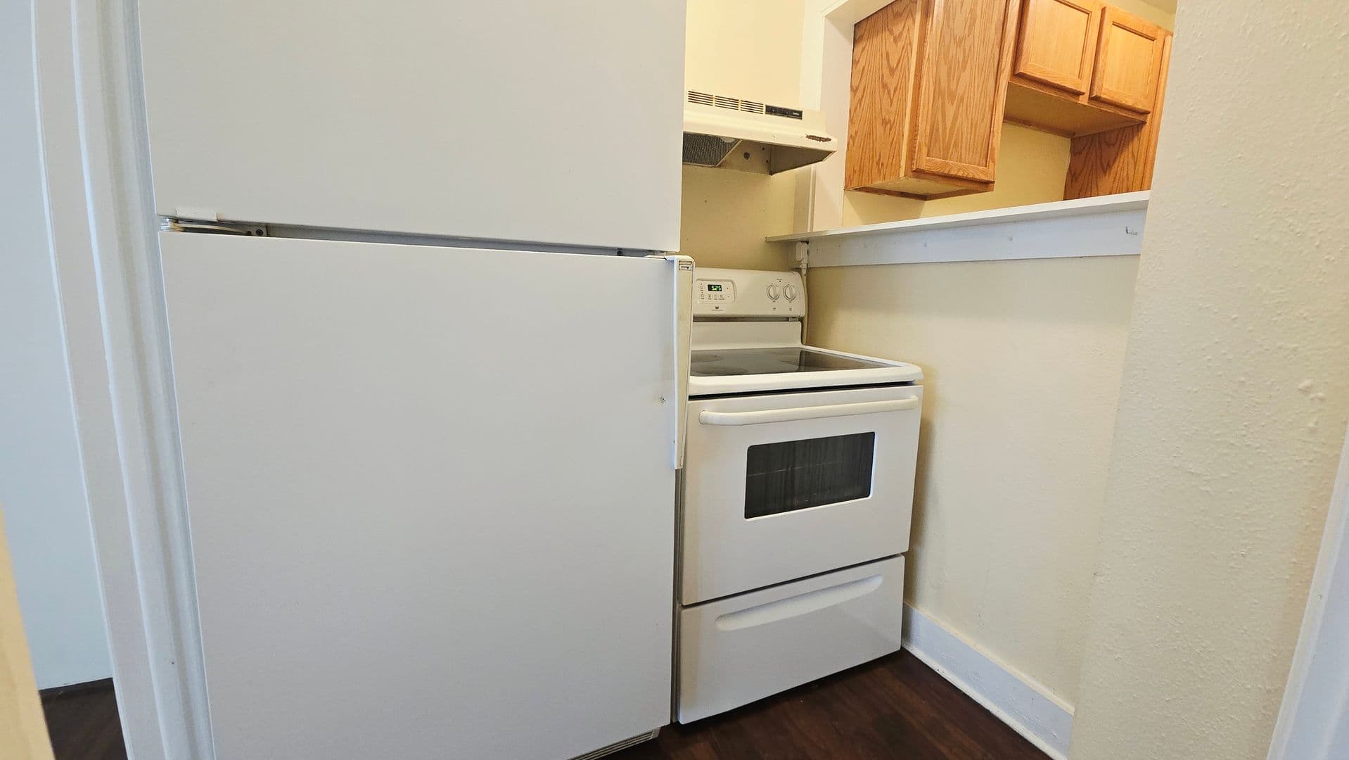 Rockford Apartment: 529 N Main St