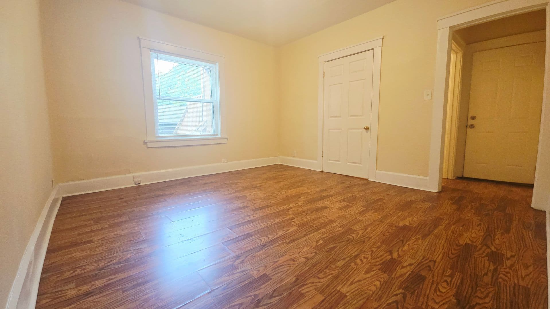 Rockford Apartment: 2001 S 5th St