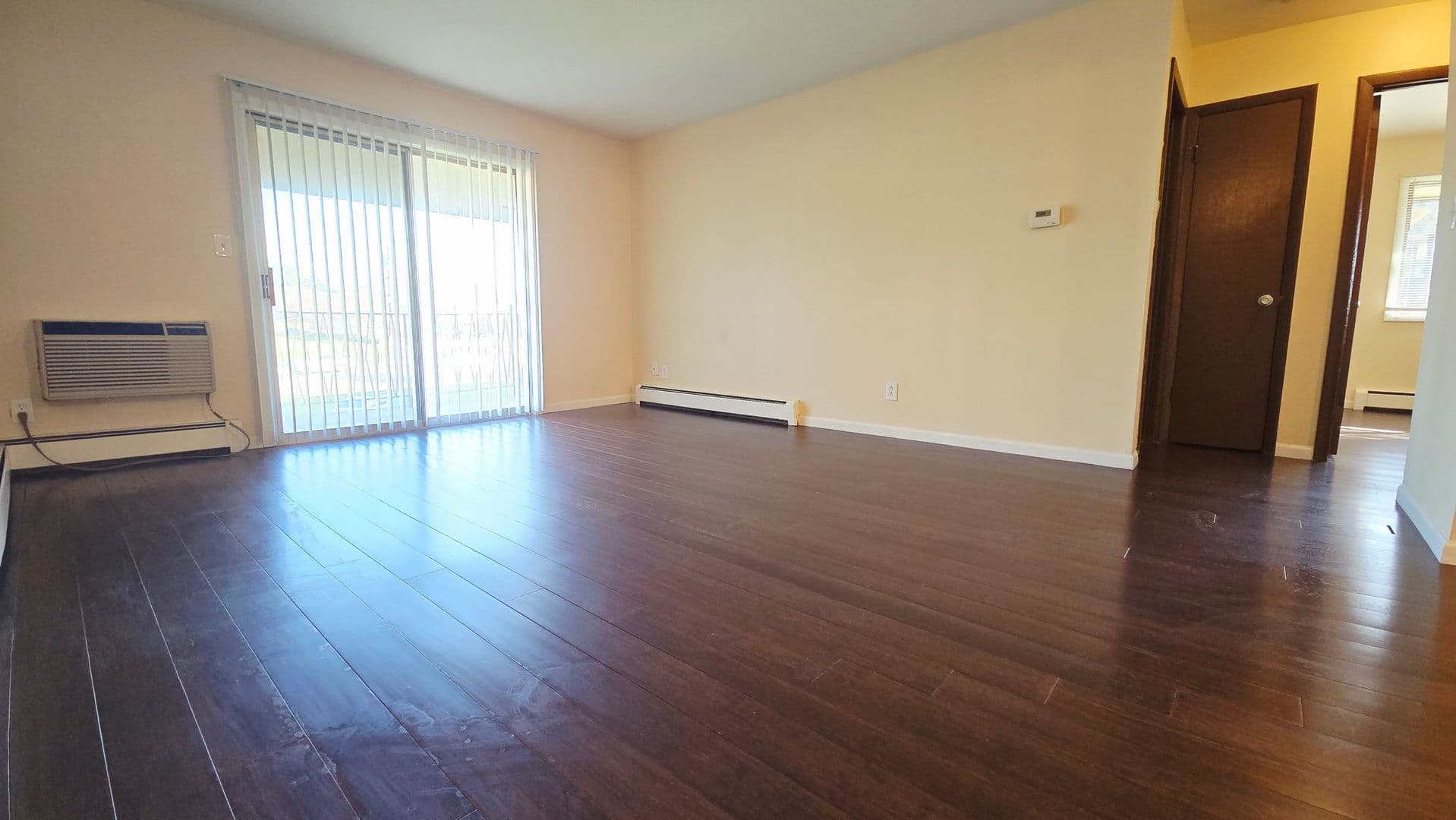 Rockford Apartment: 3627-3631 N Rockton Ave