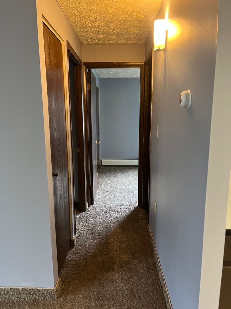 Sharon Apartment: 275- 335 Sterling Ave