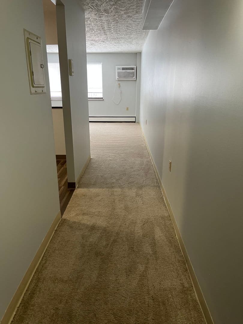 Sharon Apartment: 275- 335 Sterling Ave