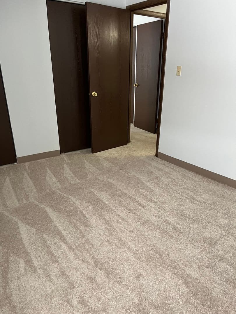 Sharon Apartment: 275- 335 Sterling Ave