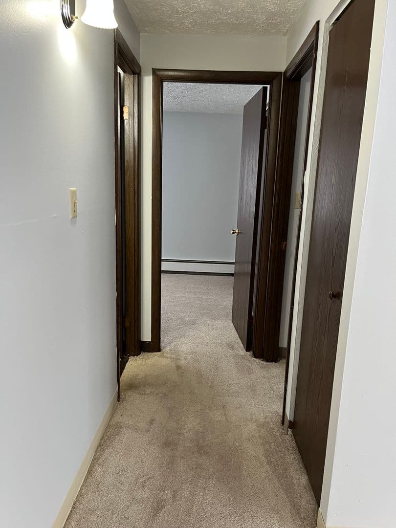Sharon Apartment: 275- 335 Sterling Ave