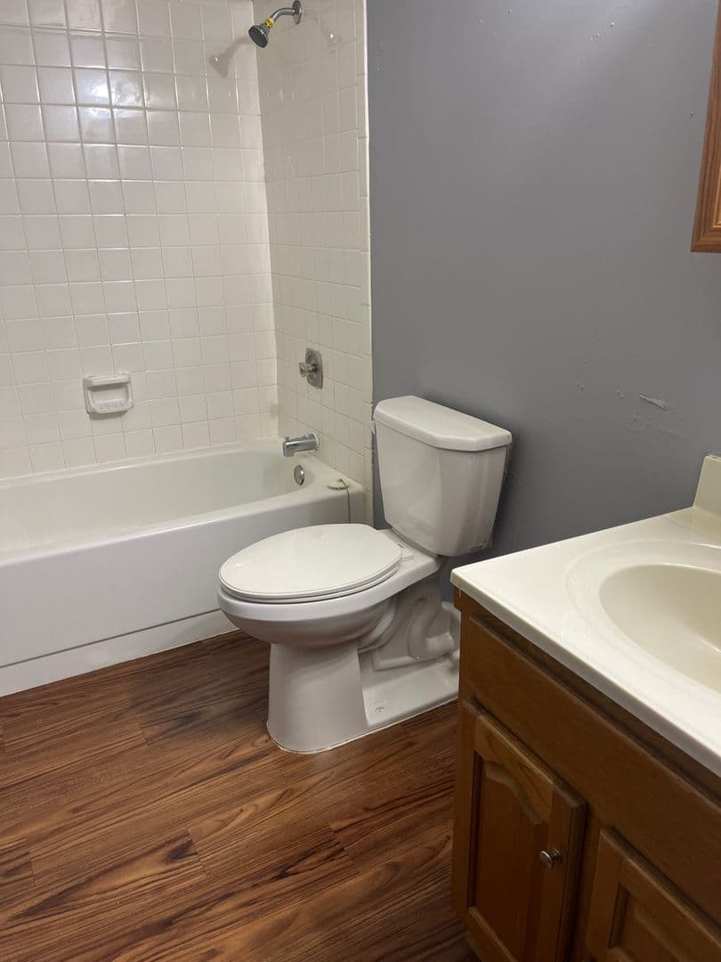 Sharon Apartment: 275- 335 Sterling Ave