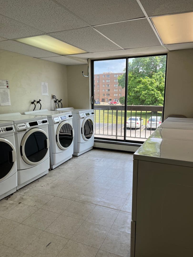 Sharon Apartment: 275- 335 Sterling Ave