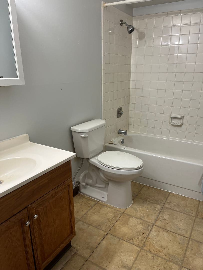 Sharon Apartment: 275- 335 Sterling Ave