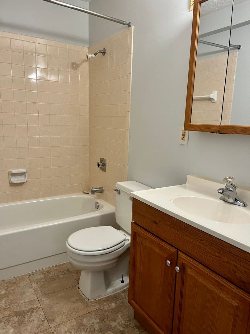 Sharon Apartment: 275- 335 Sterling Ave