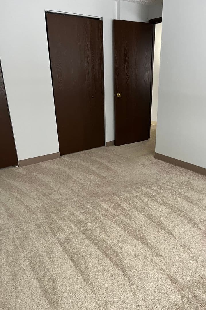 Sharon Apartment: 275- 335 Sterling Ave