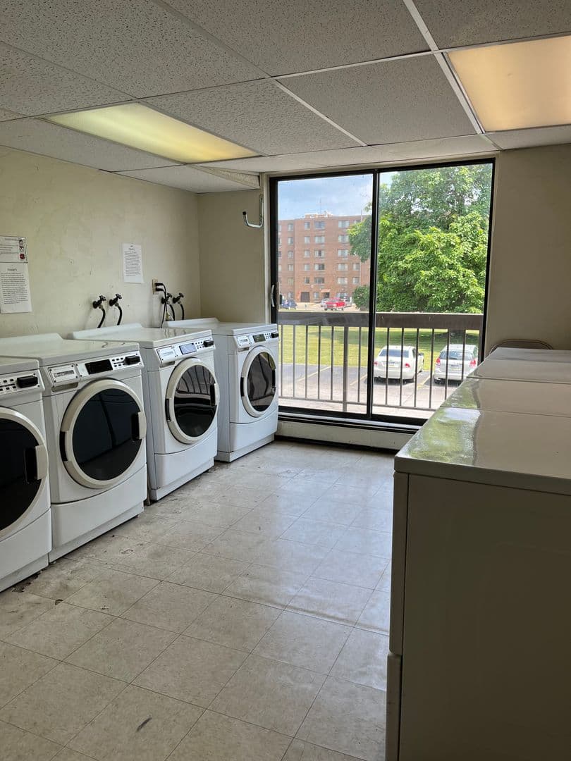 Sharon Apartment: 275- 335 Sterling Ave