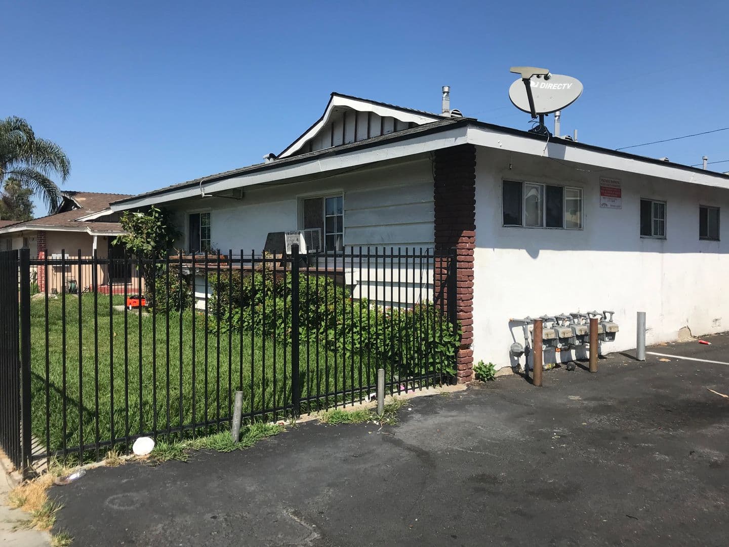 Anaheim Apartment: 305 West Guinida Lane