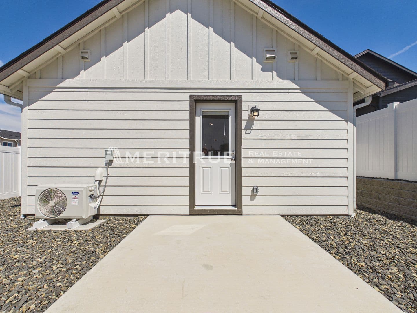 Kennewick House: 3687 S Penn Pl