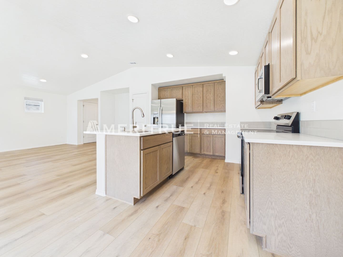 Kennewick House: 3703 S Penn Pl