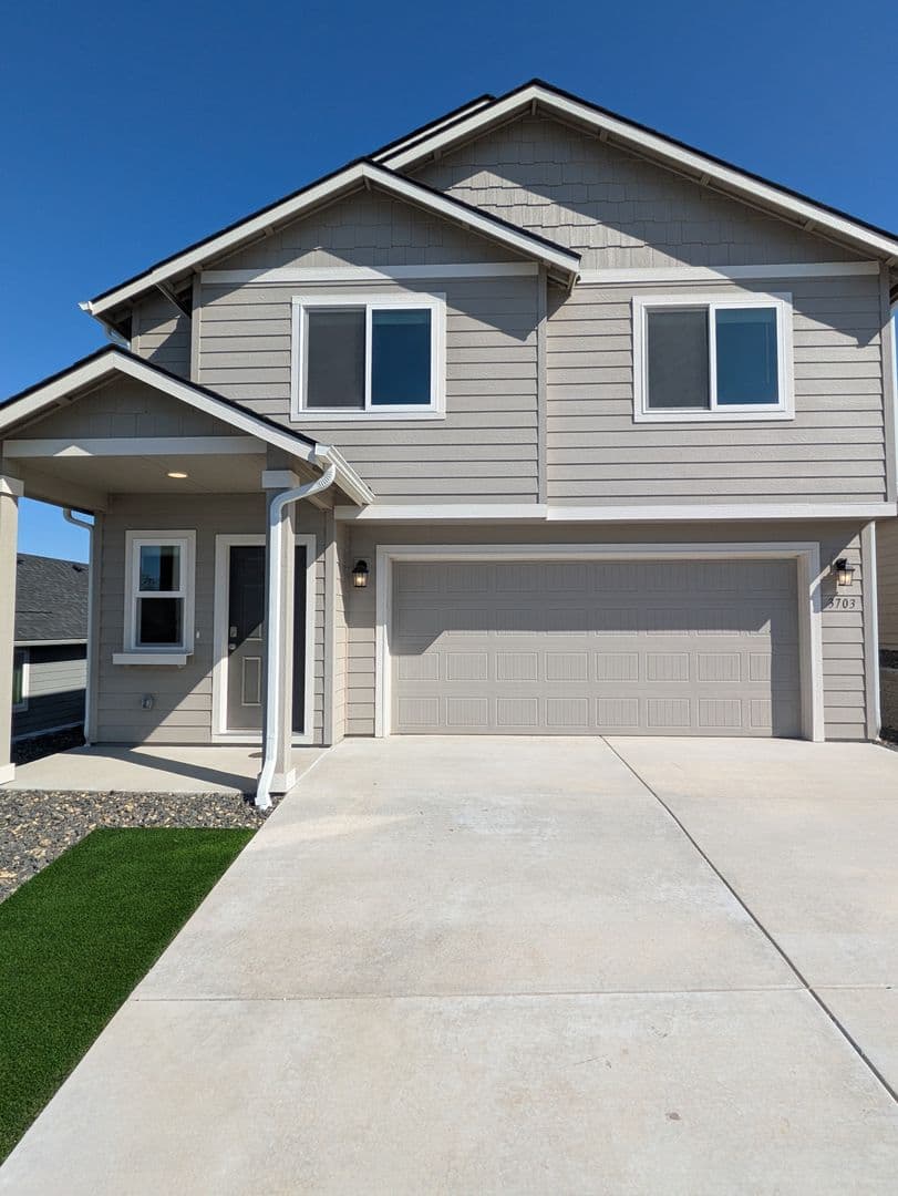 Kennewick House: 3703 S Penn Pl