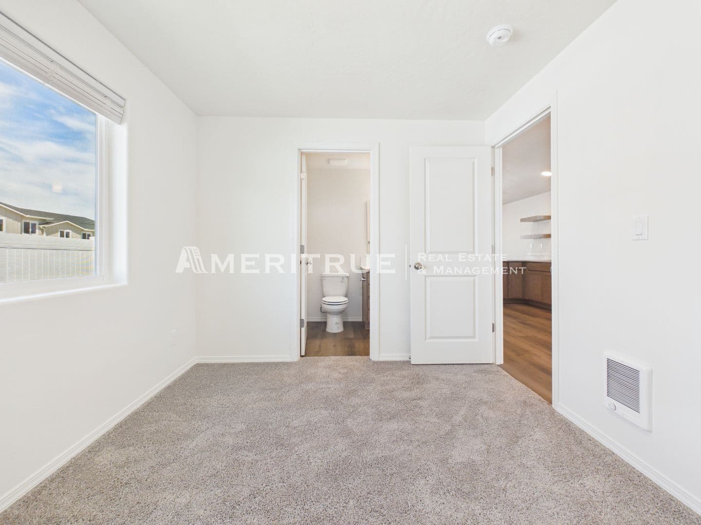 Kennewick House: 3687 S Penn Pl