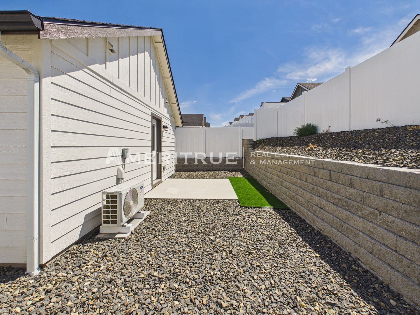 Kennewick House: 3687 S Penn Pl