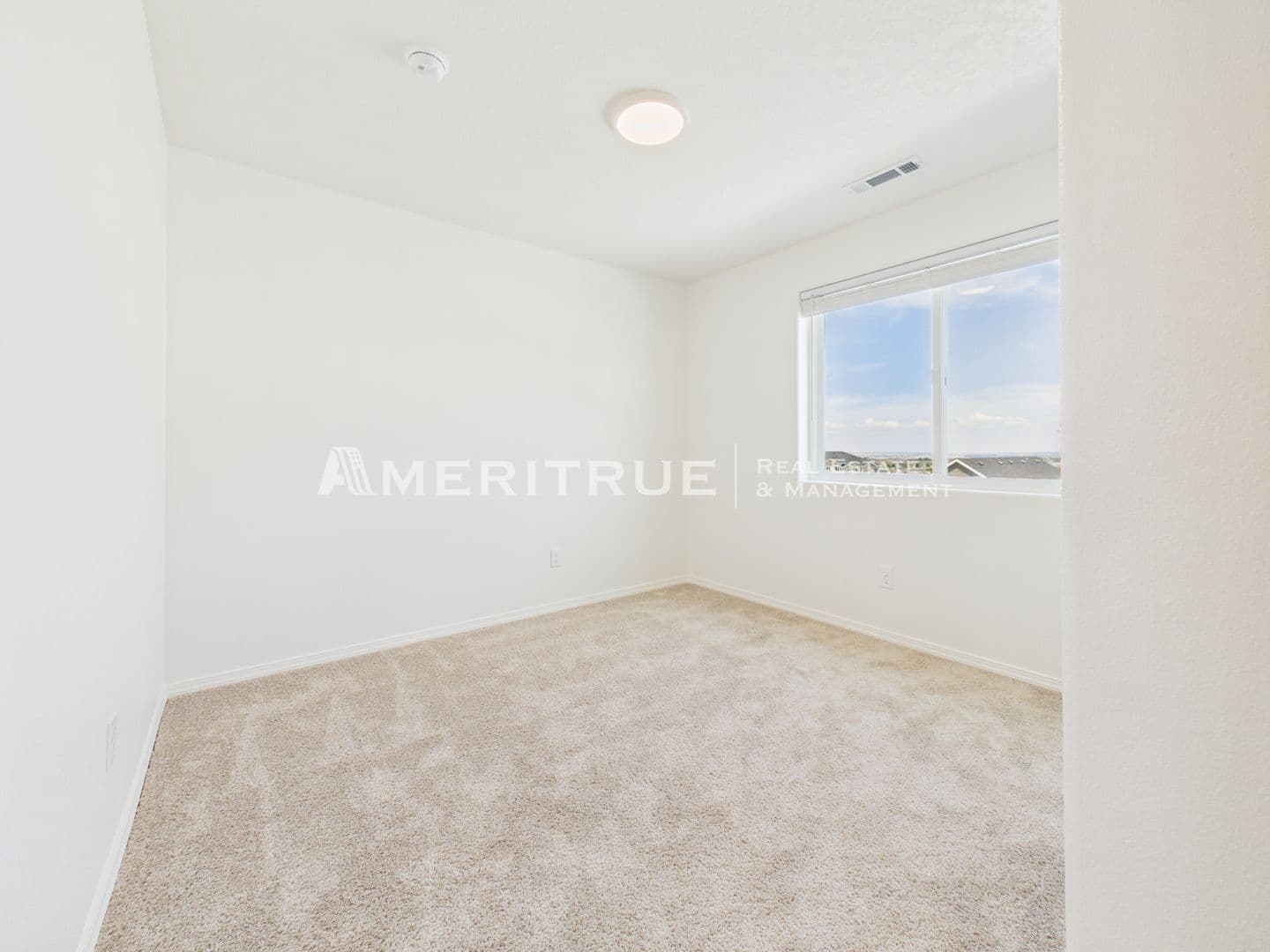 Kennewick House: 3703 S Penn Pl