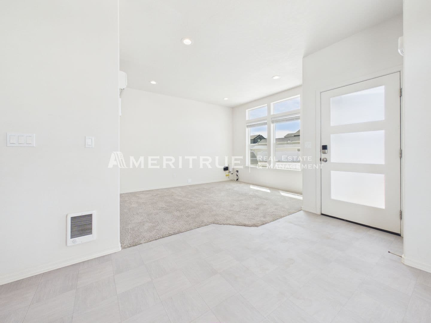 Kennewick House: 3668 S Penn St