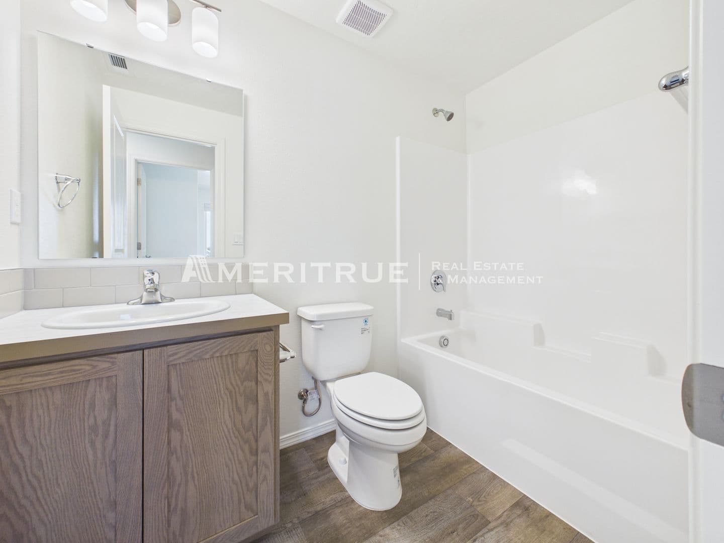 Kennewick House: 3679 S Penn Pl