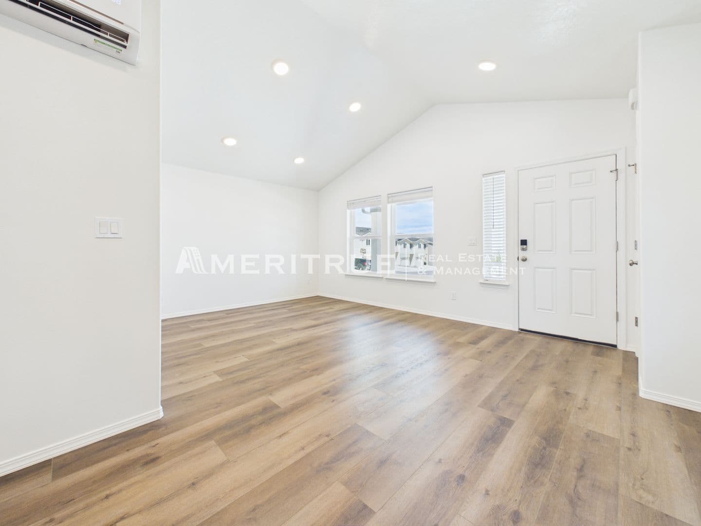 Kennewick House: 3687 S Penn Pl