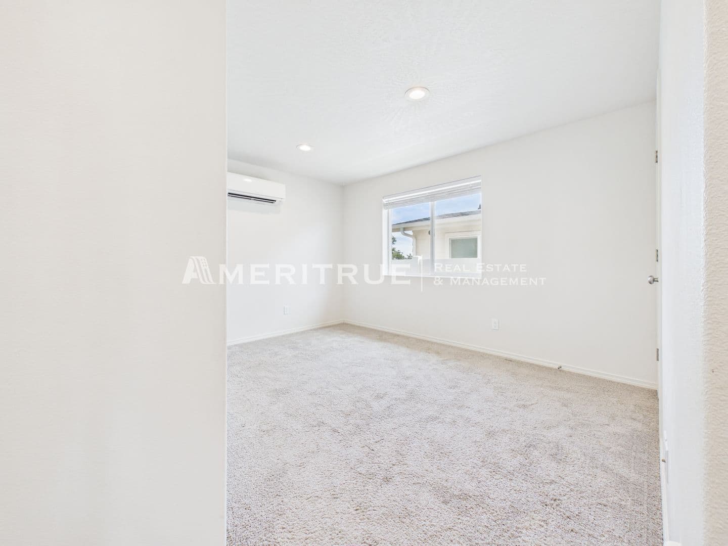 Kennewick House: 3668 S Penn St