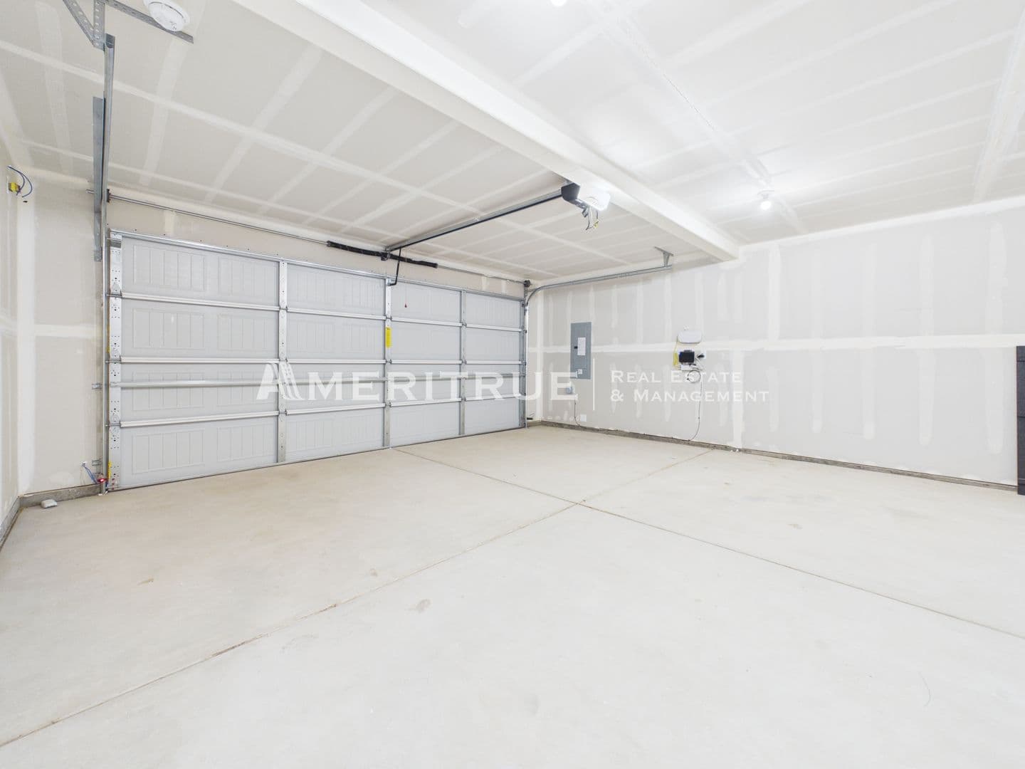 Kennewick House: 3703 S Penn Pl