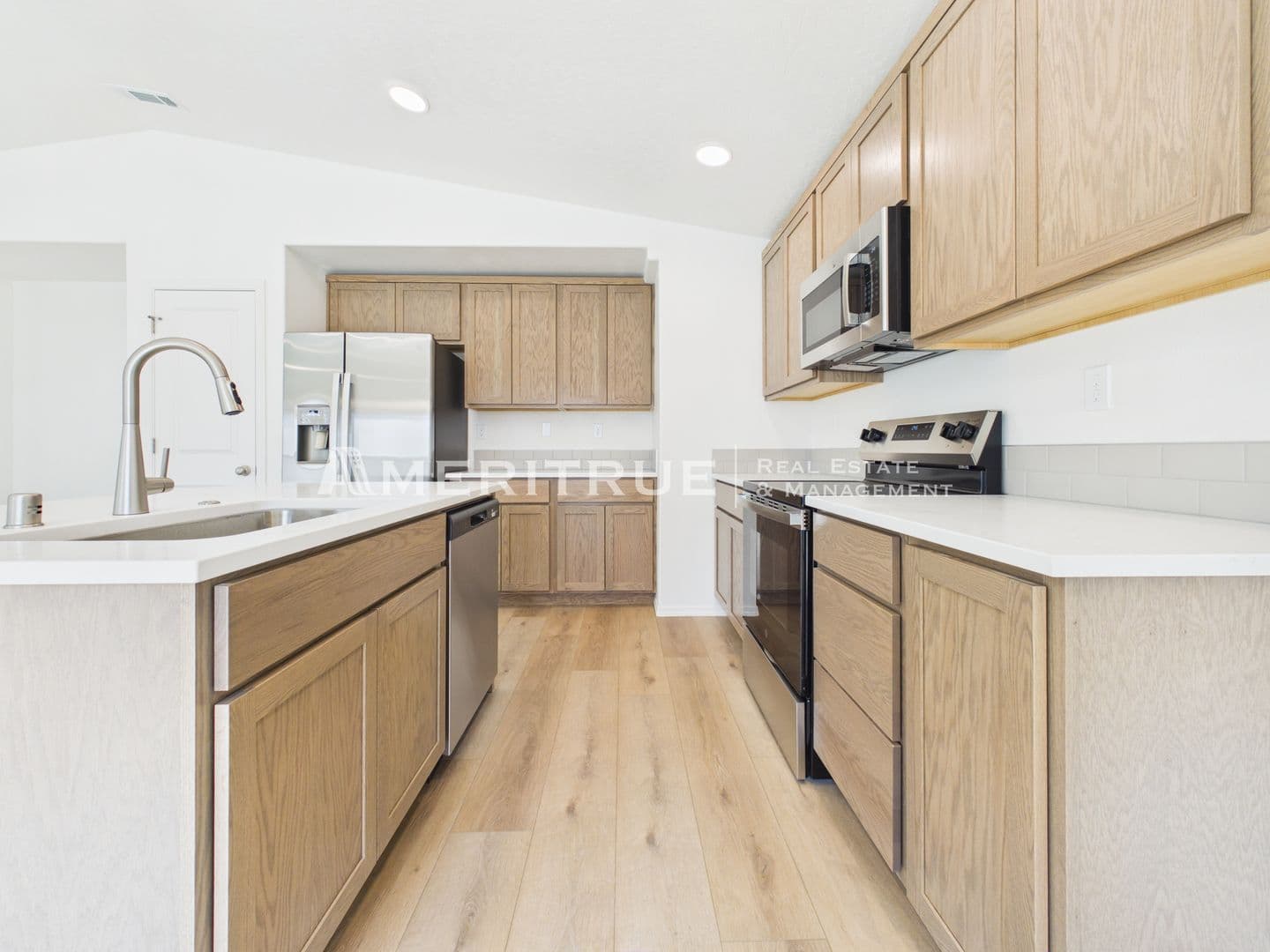 Kennewick House: 3703 S Penn Pl