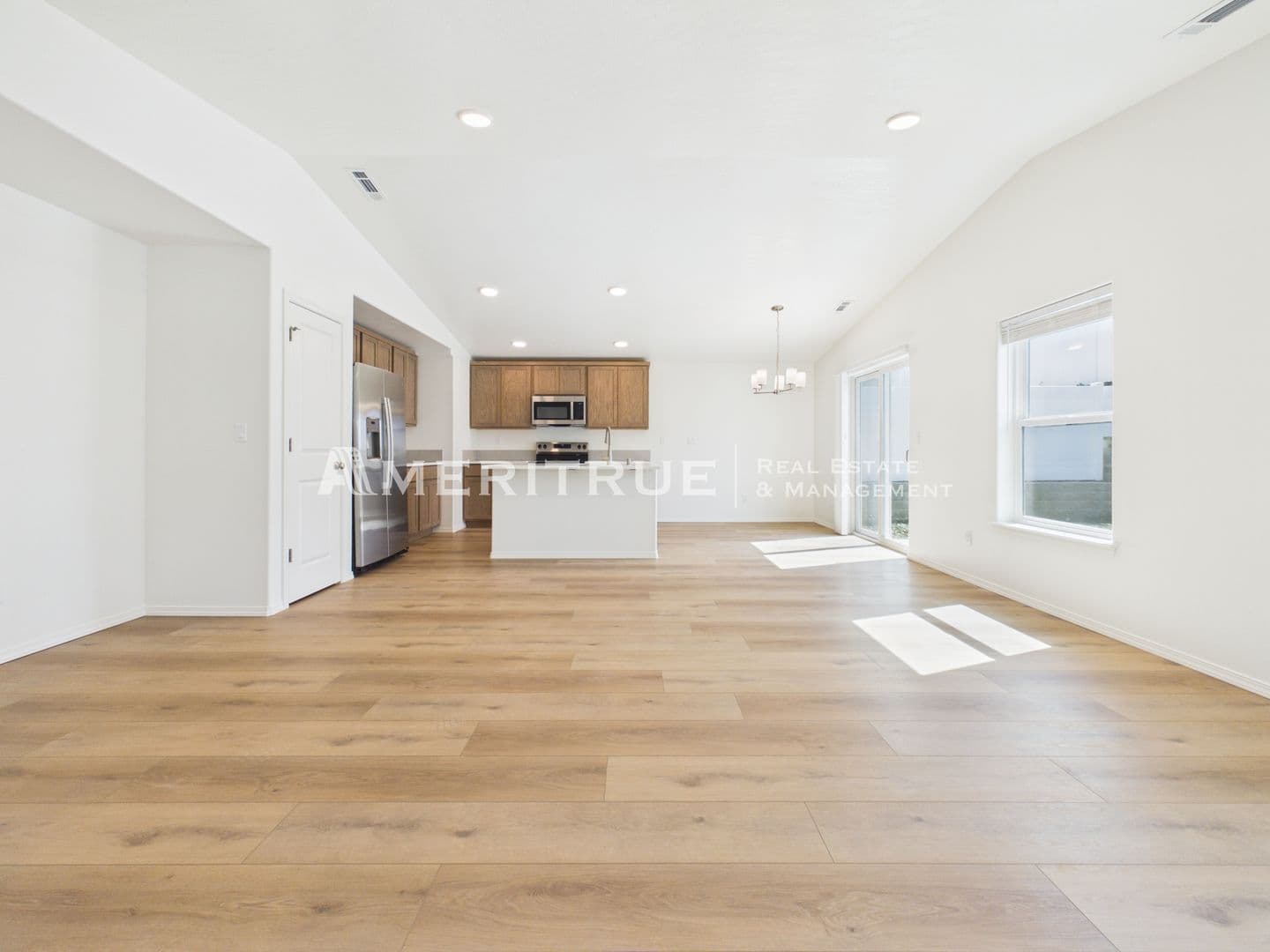 Kennewick House: 3679 S Penn Pl
