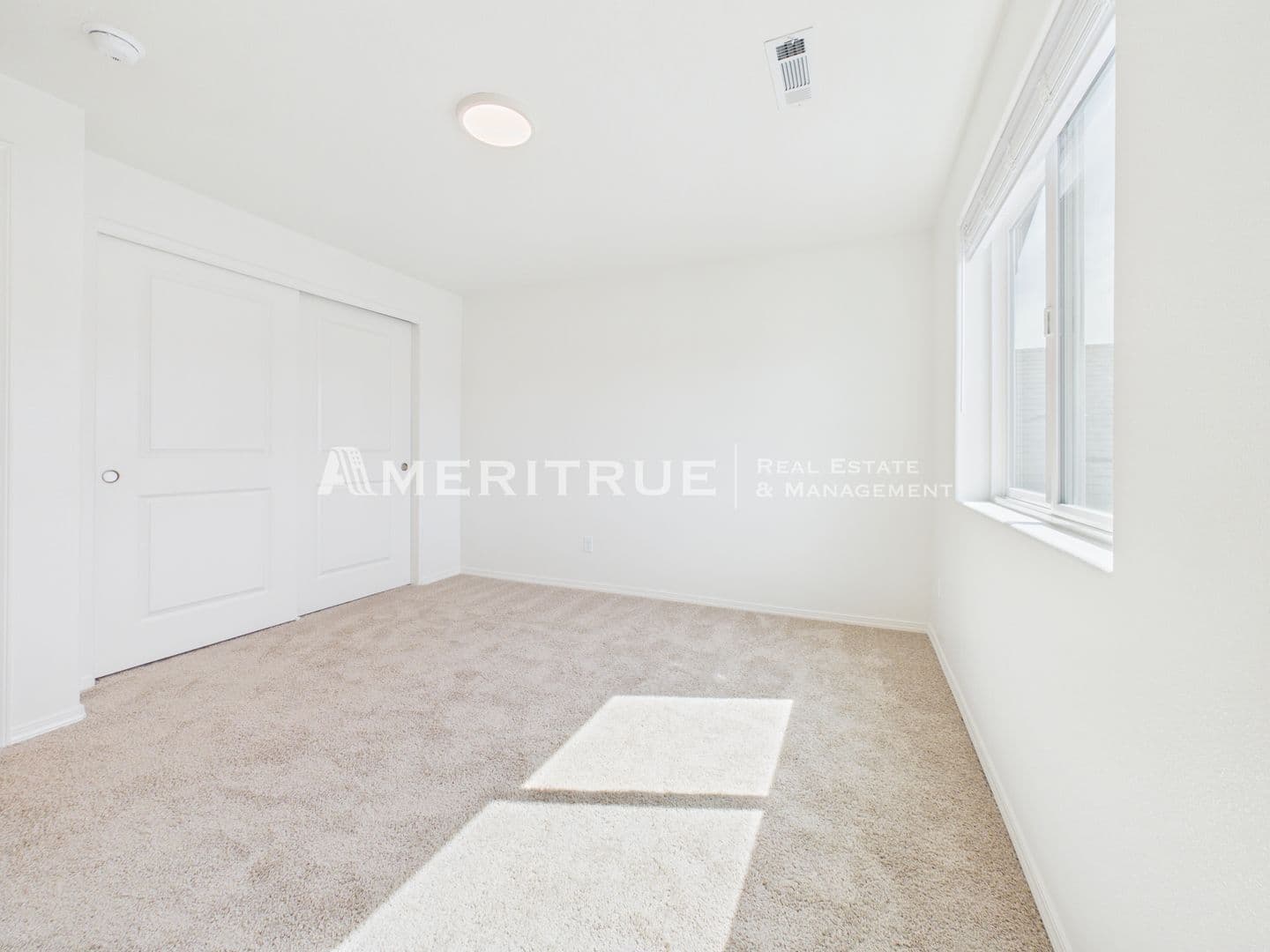 Kennewick House: 3703 S Penn Pl