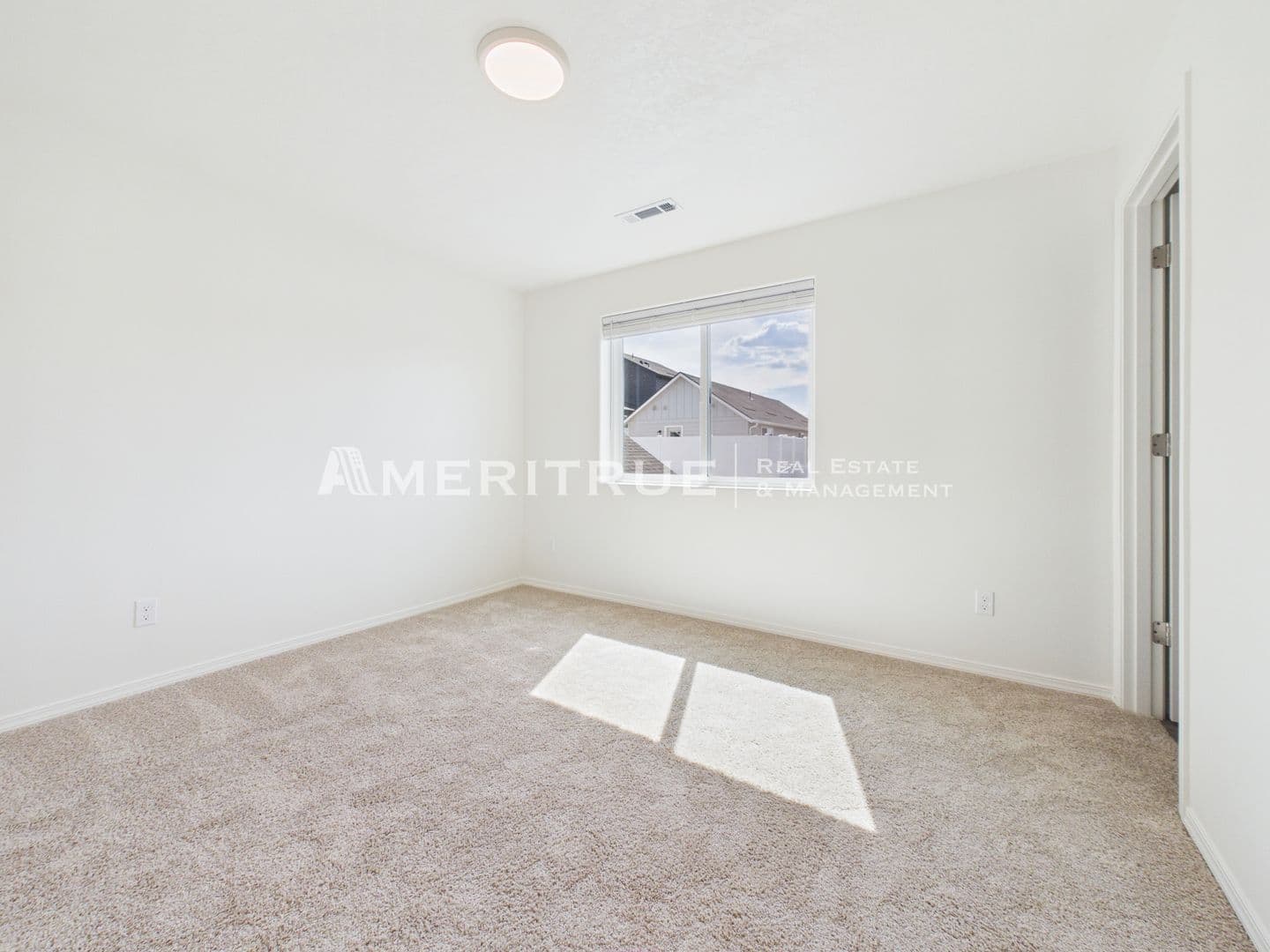 Kennewick House: 3679 S Penn Pl