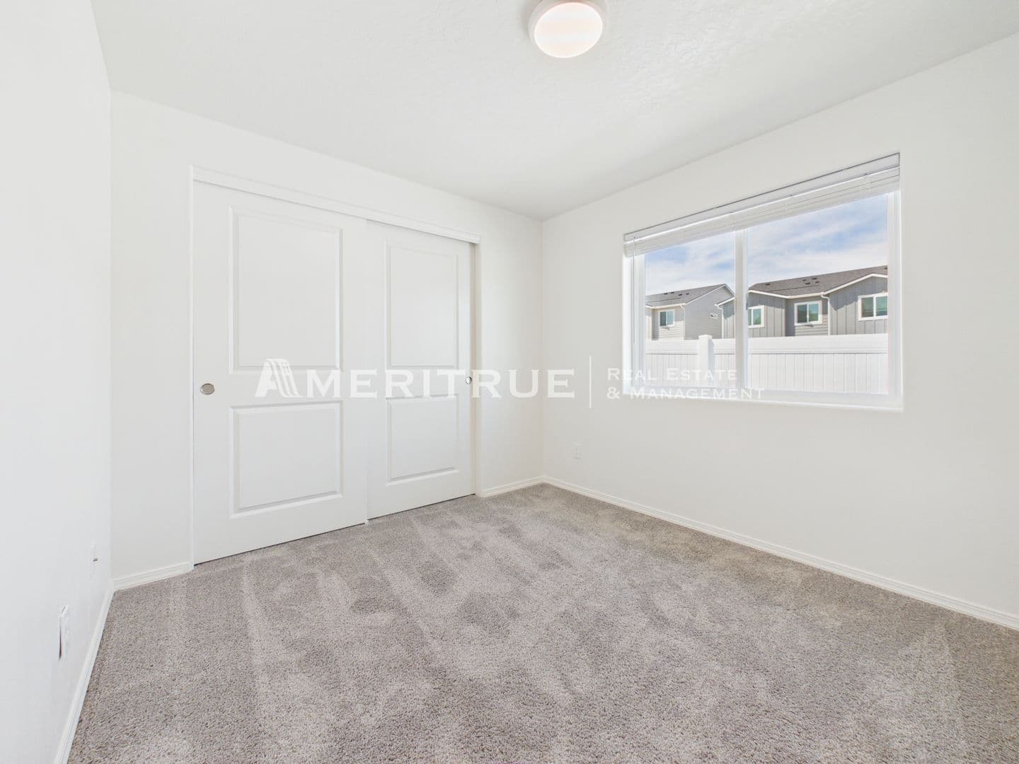 Kennewick House: 3687 S Penn Pl