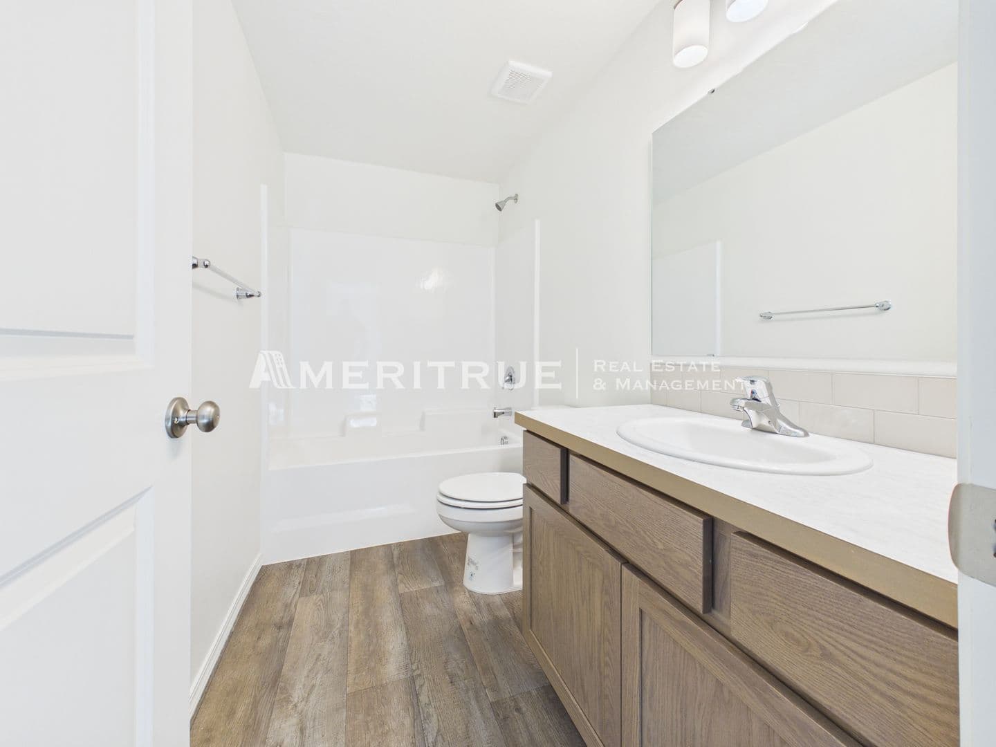 Kennewick House: 3679 S Penn Pl