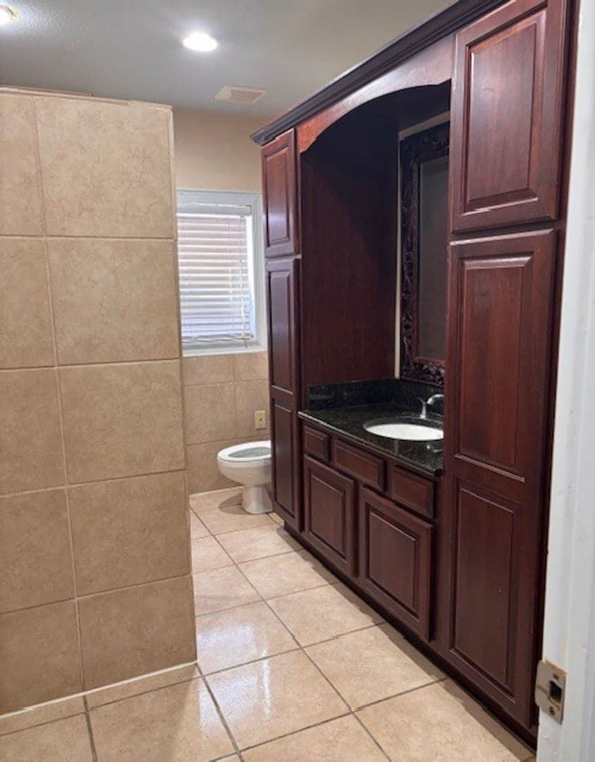 San Antonio House: 2710 West Craig