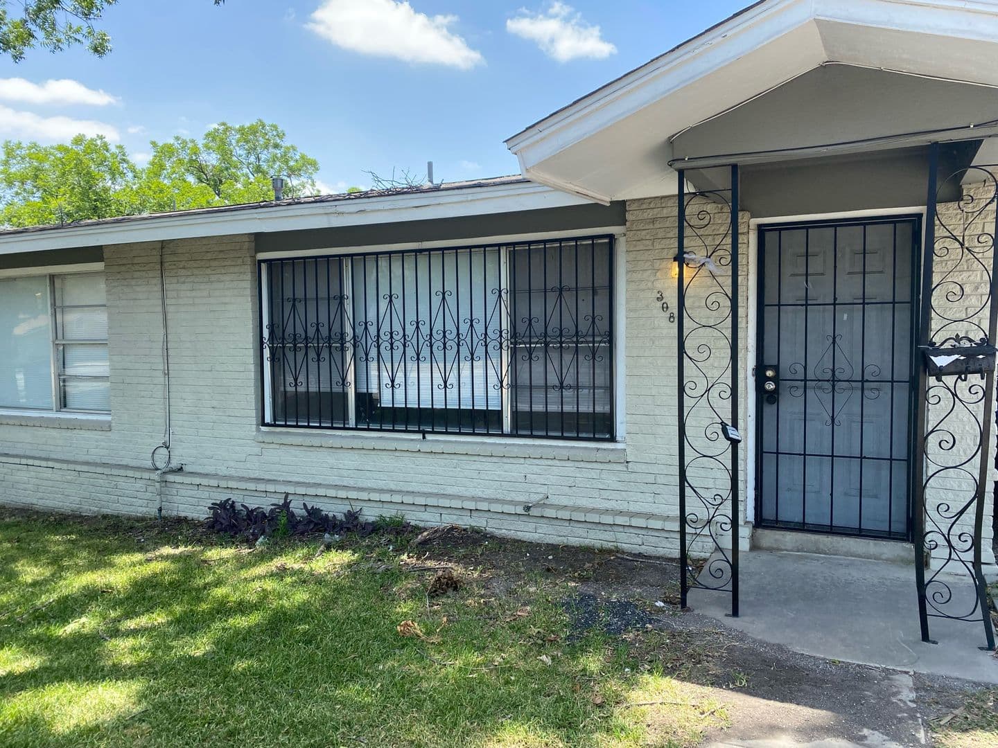 San Antonio House: 308 Babcock Rd