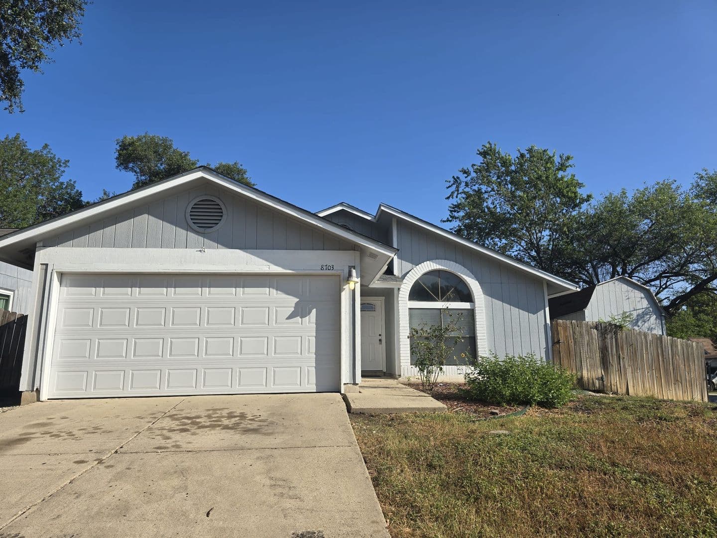 San Antonio House: 8703 Ridge Moon Dr