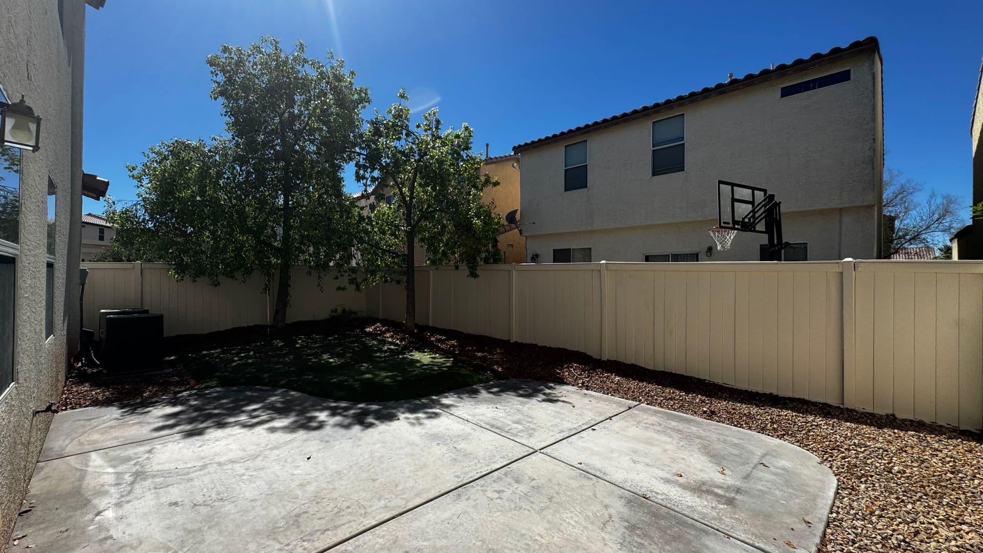 Henderson House: 10923 Scotch Rose st