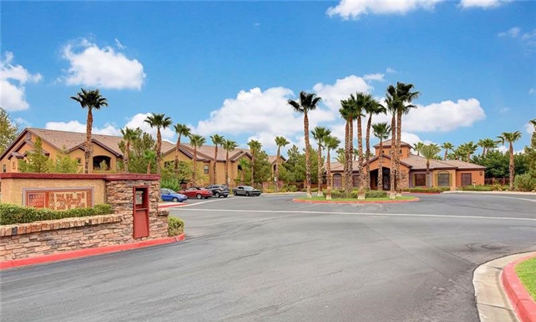 Las Vegas House: 8250 Grand Canyon Dr #2113