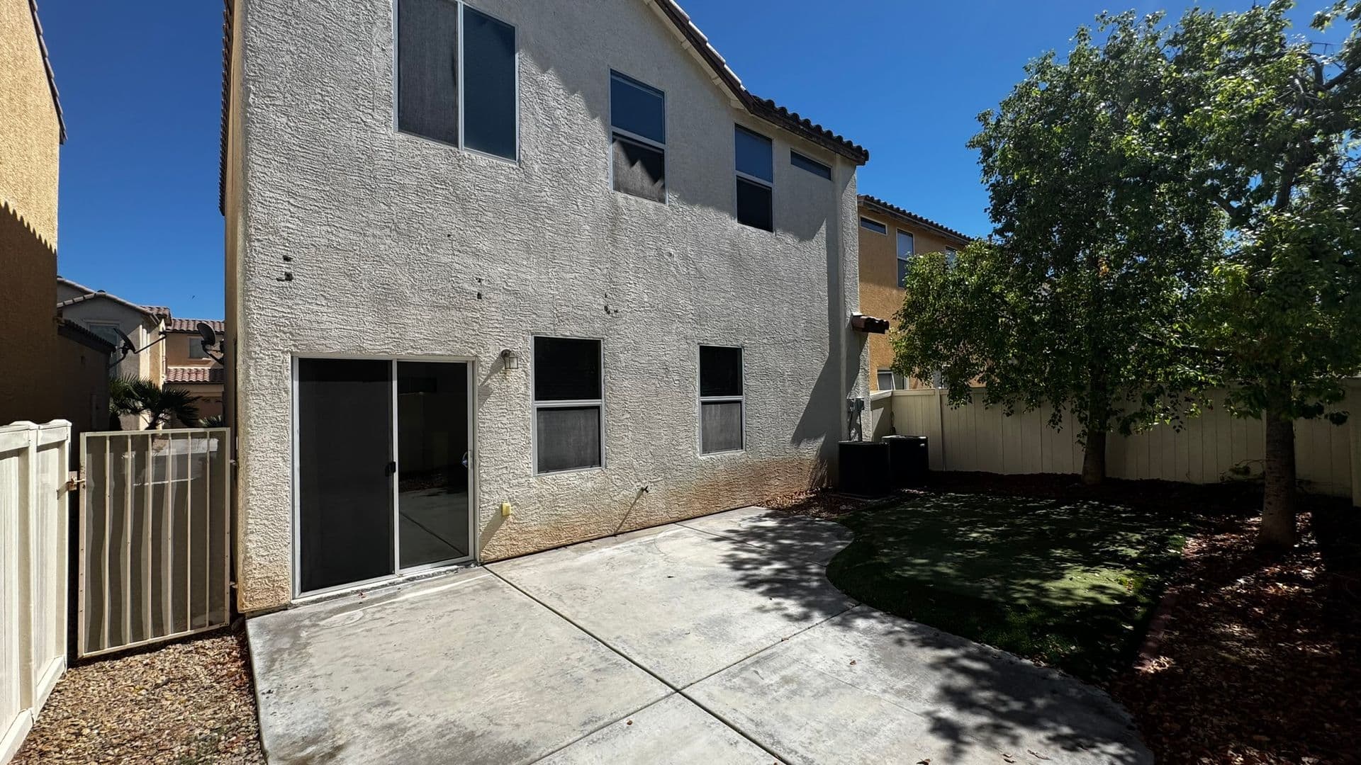 Henderson House: 10923 Scotch Rose st
