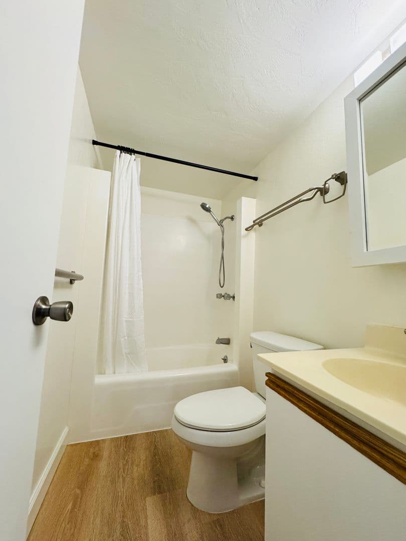 Honolulu Condo: 2120 Fern Street, #102