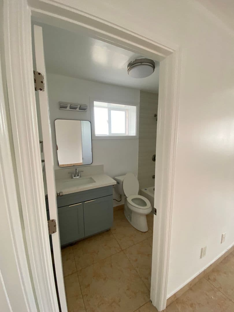 Honolulu House: 1536 Amelia Street
