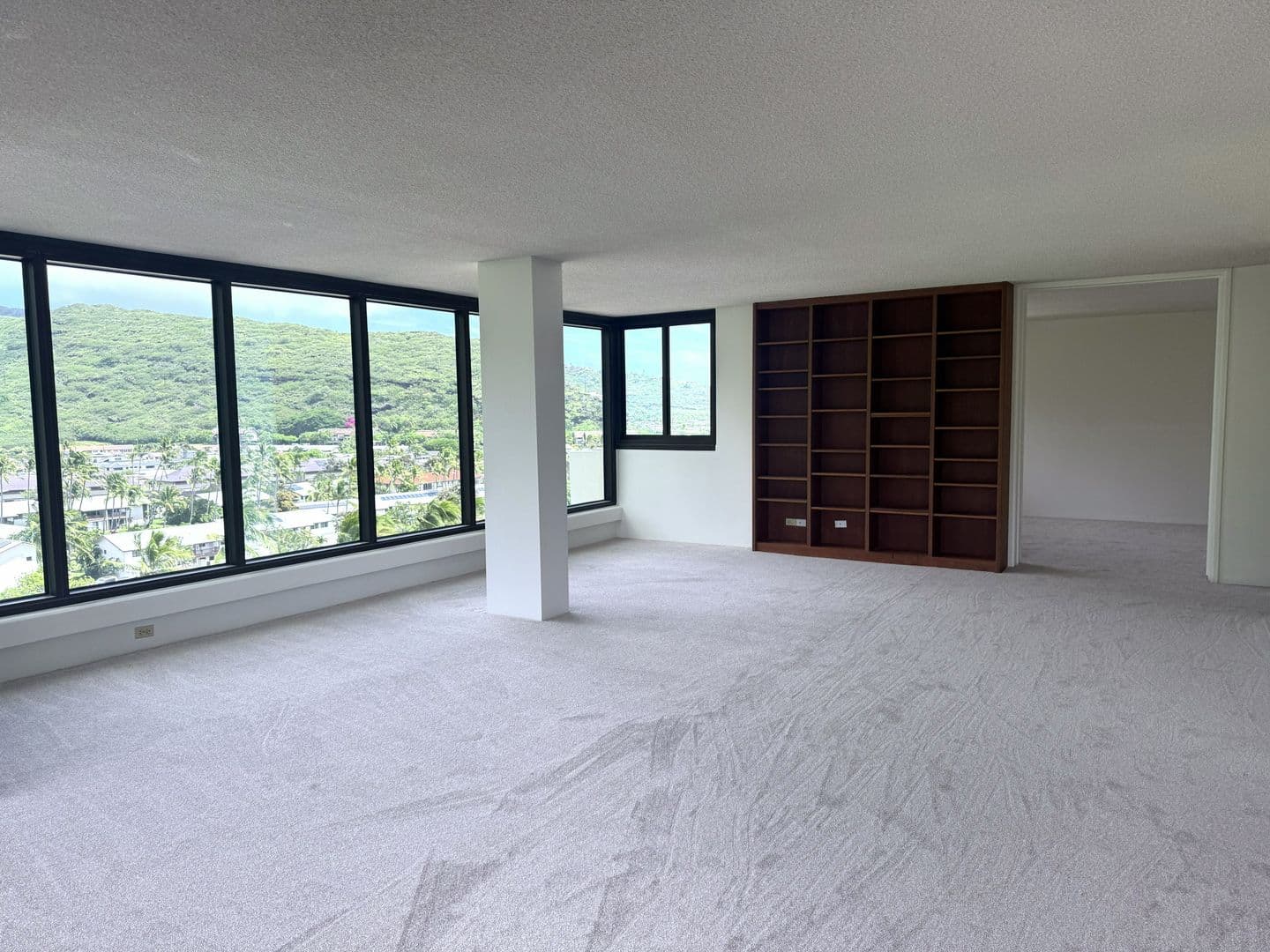Honolulu Condo: 250 Kawaihae Street, #6E