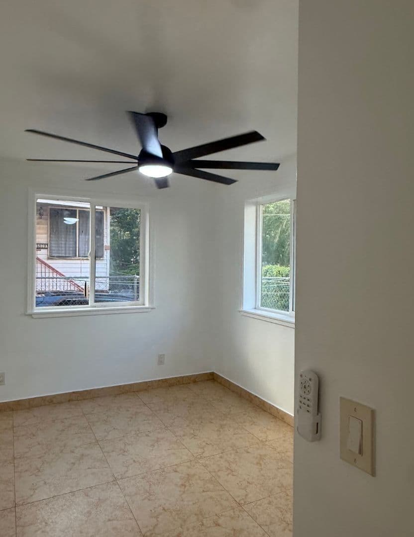 Honolulu House: 1536 Amelia Street