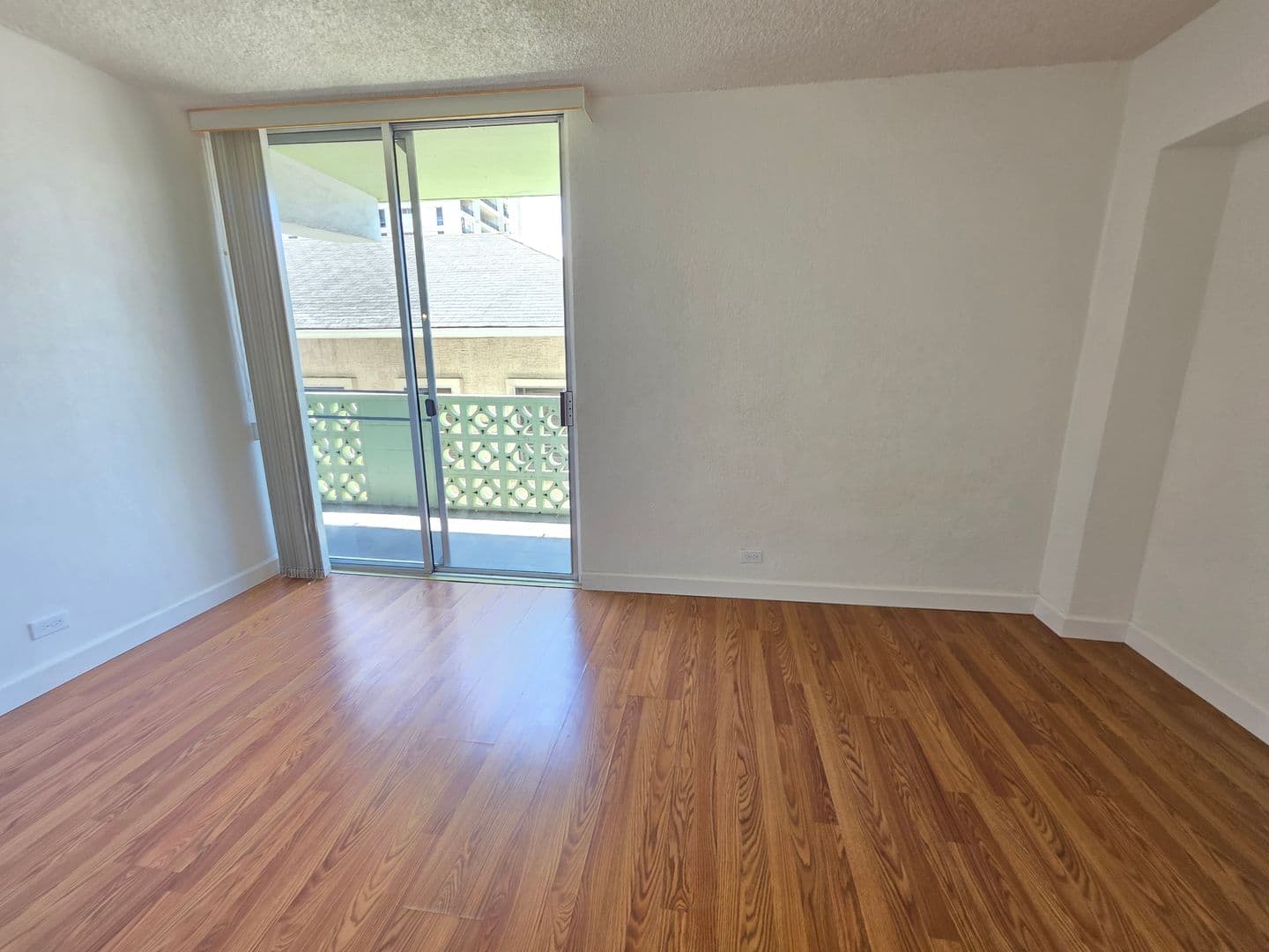 Honolulu Condo: 2120 Fern Street, #102