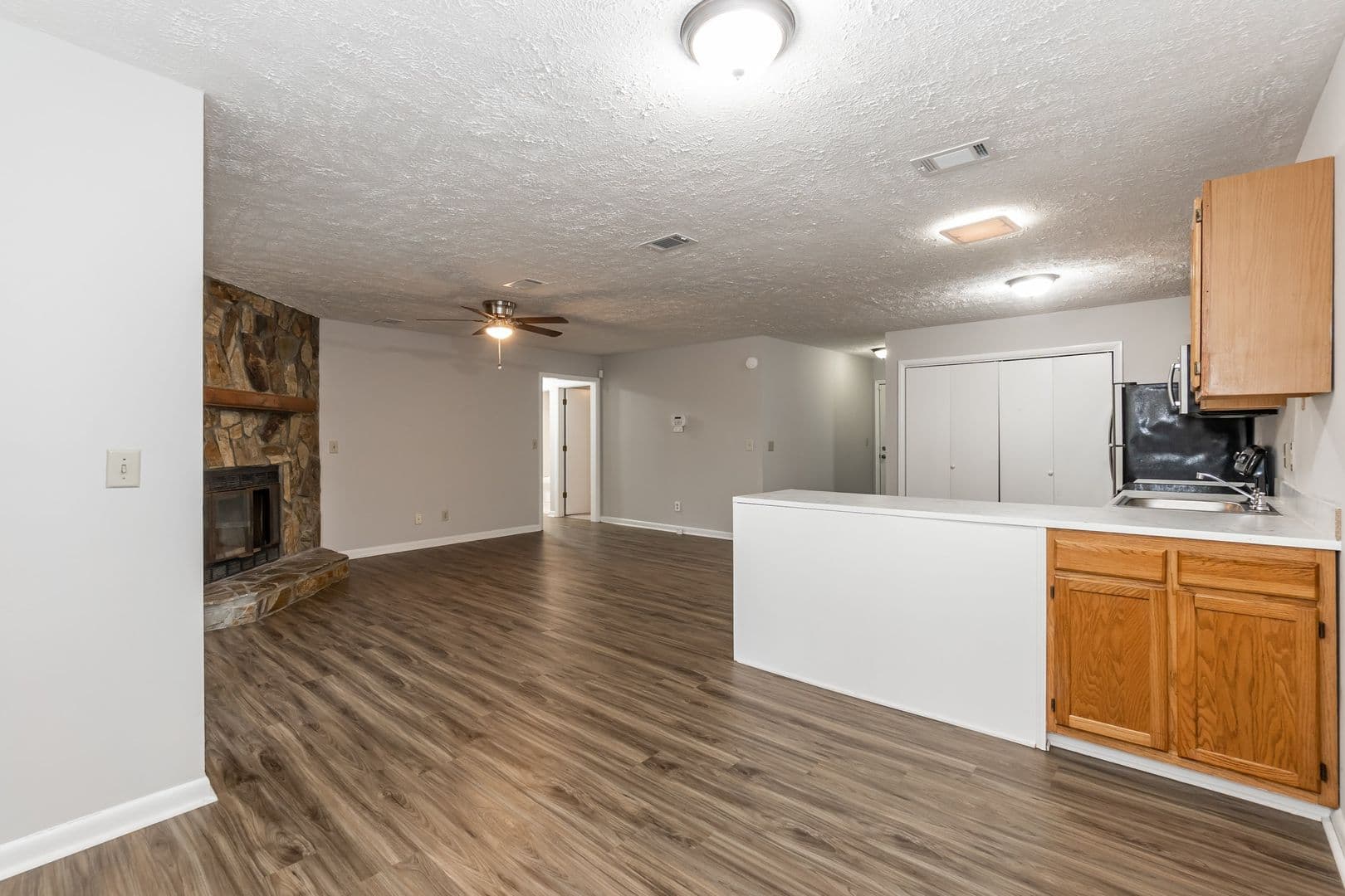 Fayetteville House: 6809 Willowbrook Dr Apt 2