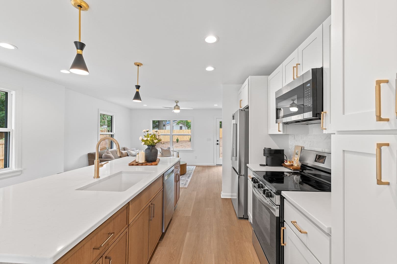Raleigh House: 420 Peyton St
