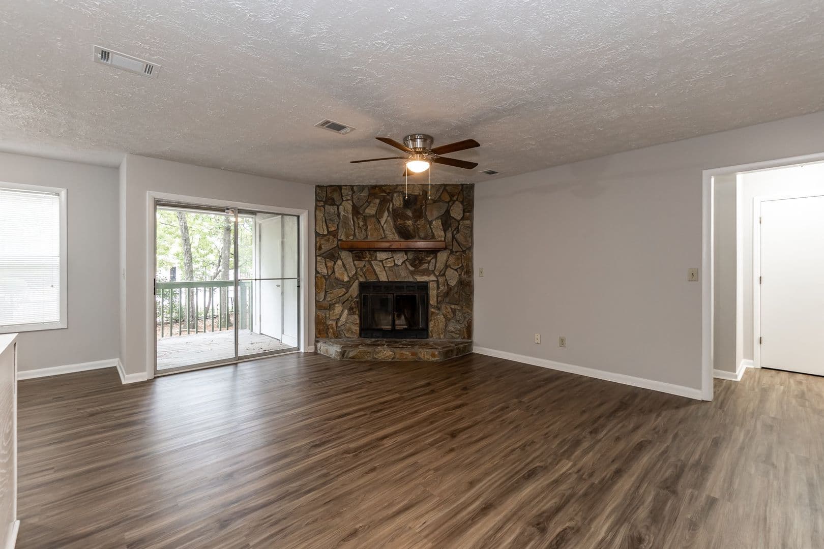 Fayetteville House: 6809 Willowbrook Dr Apt 2