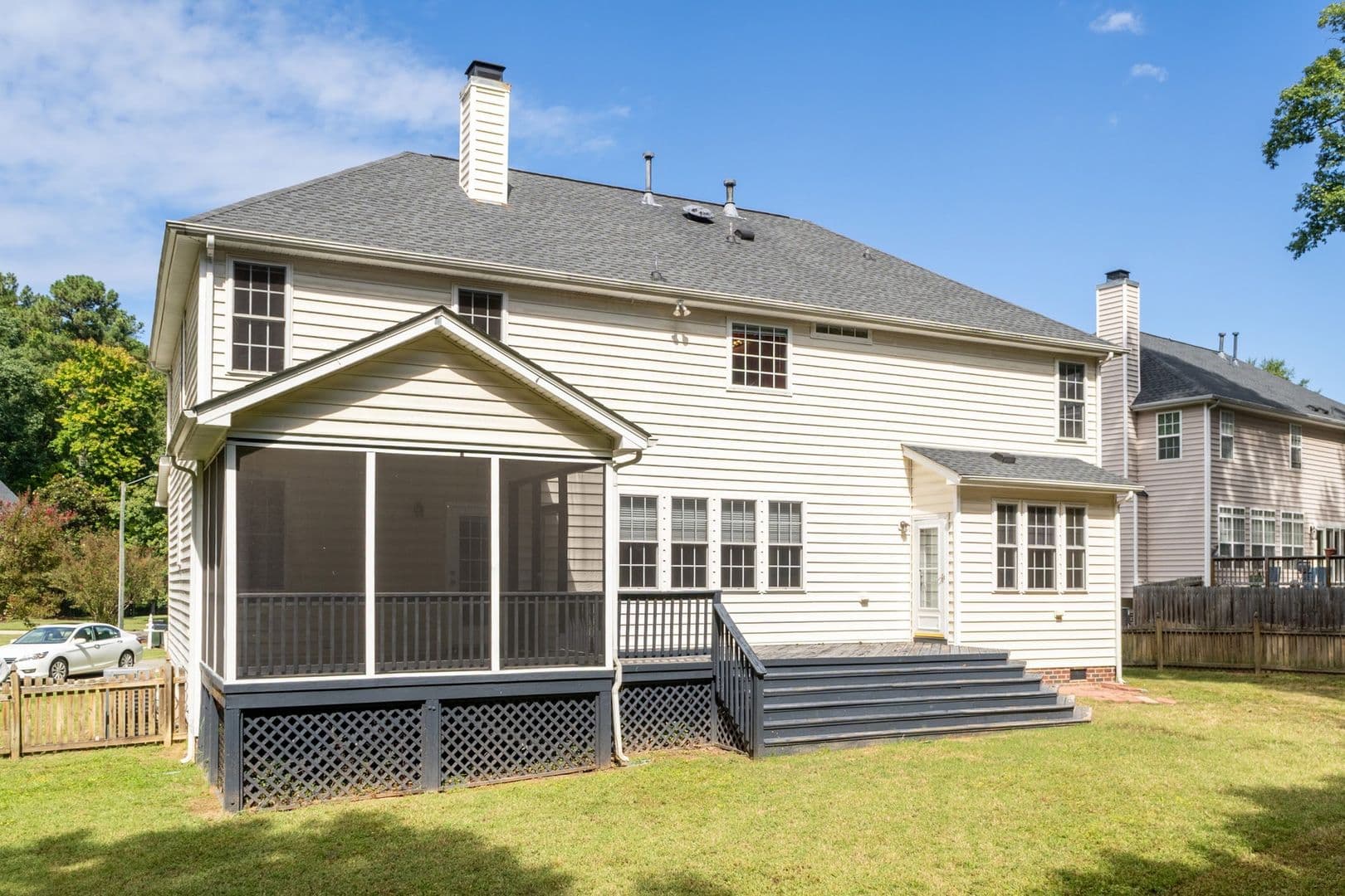 Durham House: 1006 Goldenview Ct