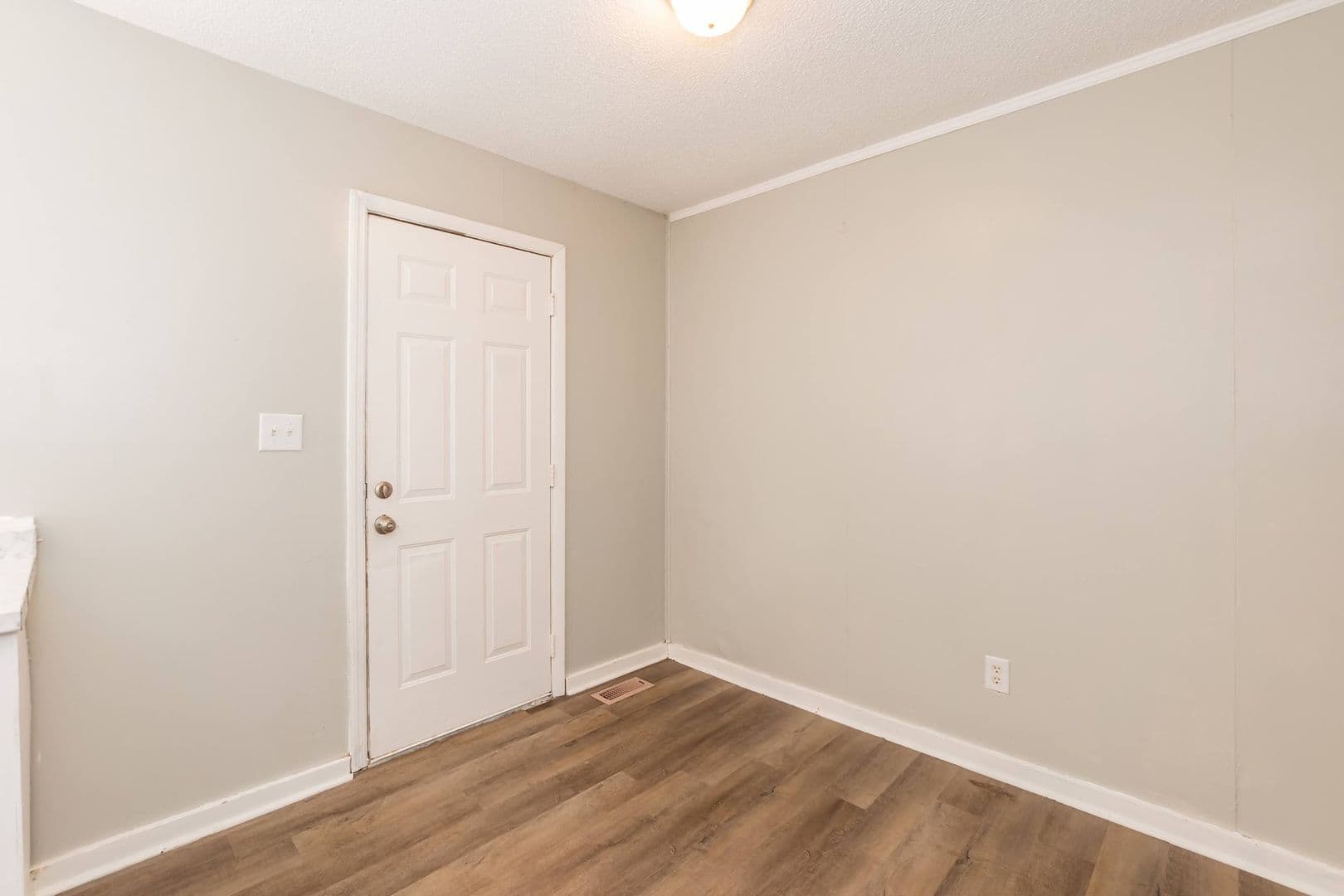 Warrenton House: 103-102 Warrenton Village Dr