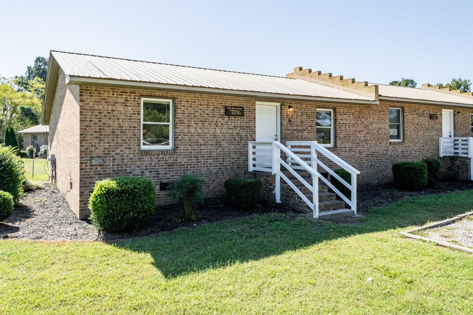 Warrenton House: 103-103 Warrenton Village Dr
