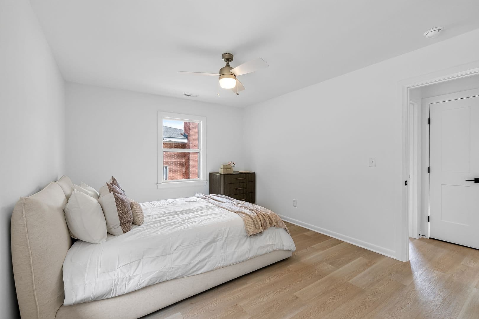 Raleigh House: 420 Peyton St